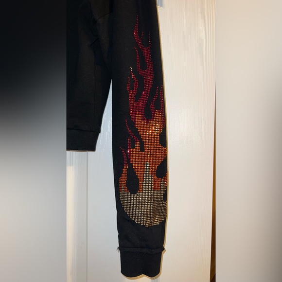 Xs Crop hoodie with sparkle flames - Picture 2 of 4